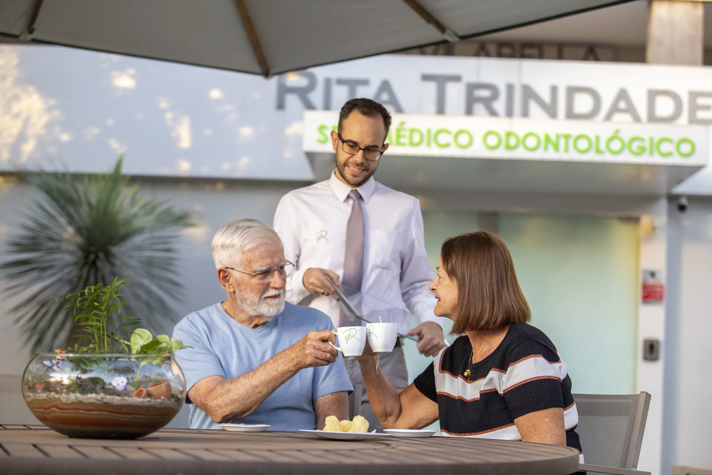 Rita Trindade Spa Médico Odontológico, fachada com o letreiro